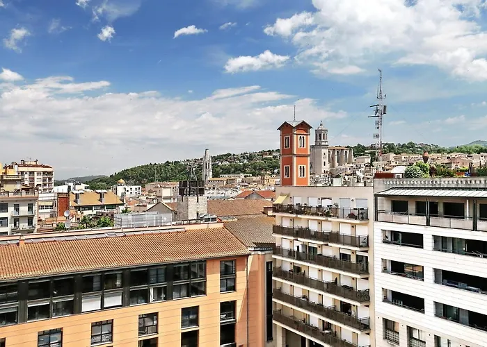 Casa Nou 2 & Boutique خيرونا