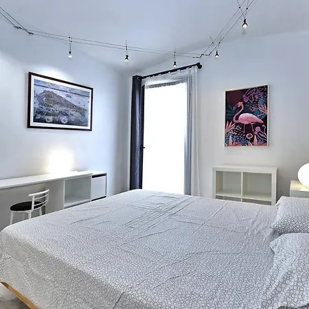 Casa Nou 2 & Boutique Apartment